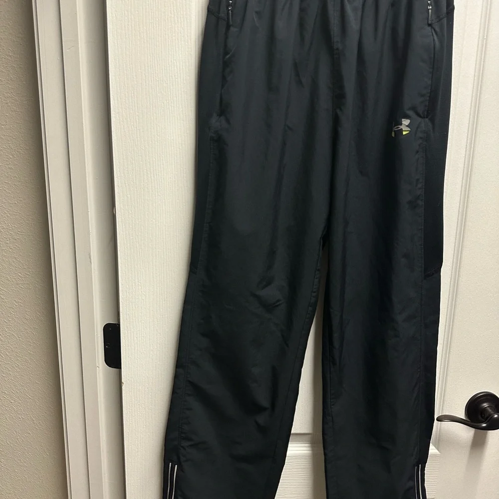 Under Armour Men's Black Pants size M/ NWOT